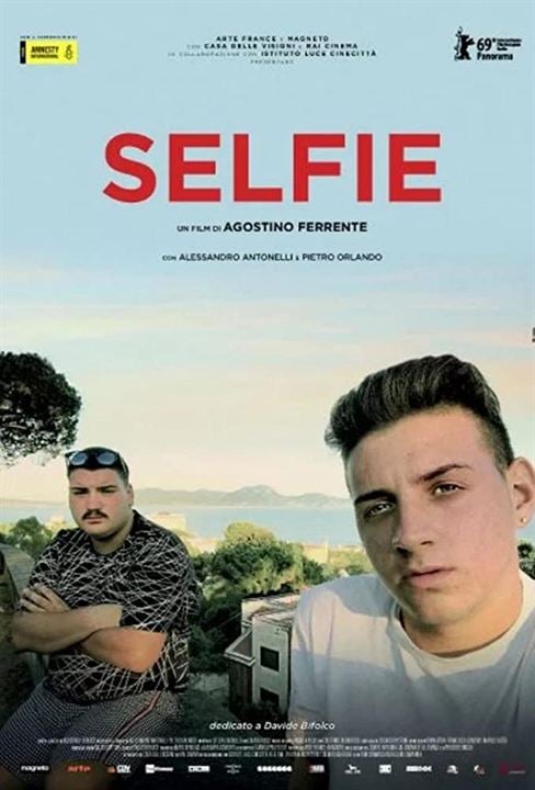 Selfie, avoir 16 ans à Naples : Affiche