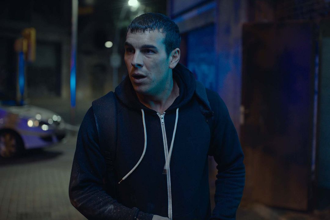 Cross the Line : Photo Mario Casas