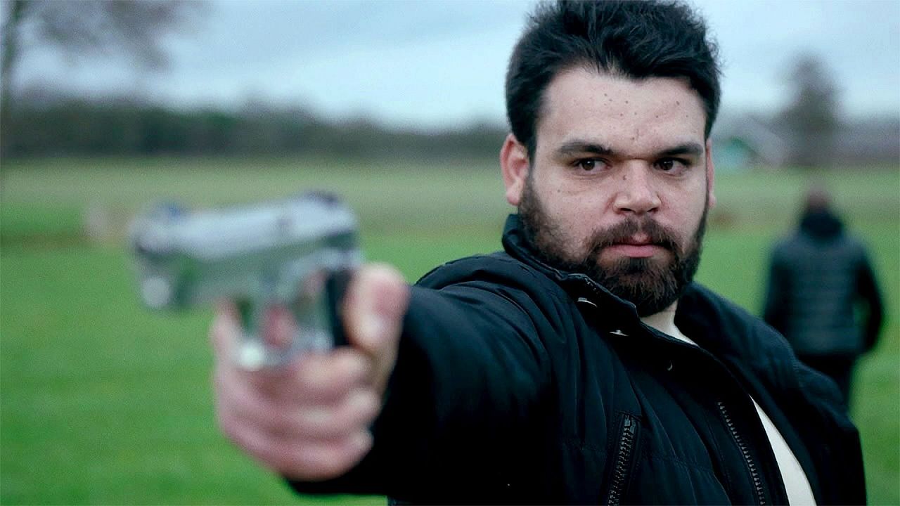 Poster Mocro Maffia saison 1 - Affiche 15 sur 23 - AlloCiné