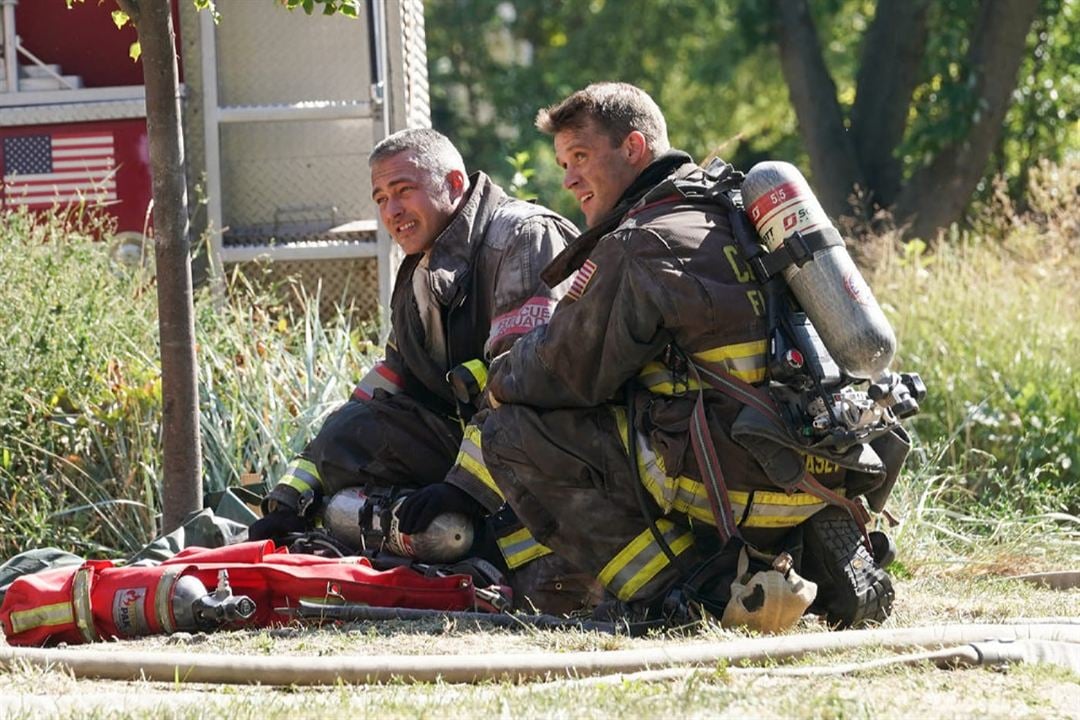 Chicago Fire : Photo Taylor Kinney, Jesse Spencer