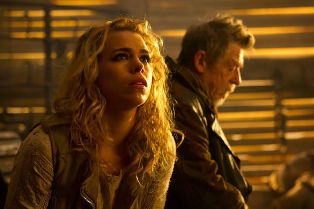 Doctor Who (2005) : Photo Billie Piper, John Hurt