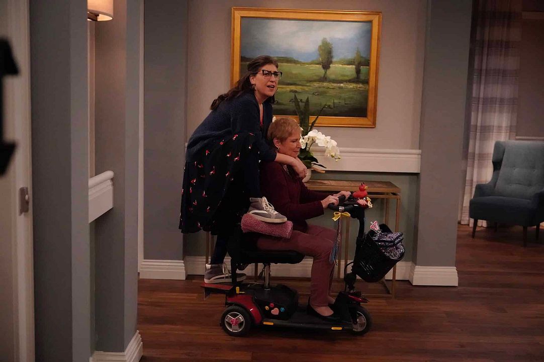 Call Me Kat : Photo Bea Nordella, Mayim Bialik