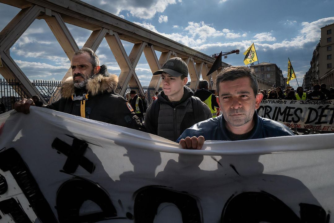 Au nom du maintien de l'ordre : Photo