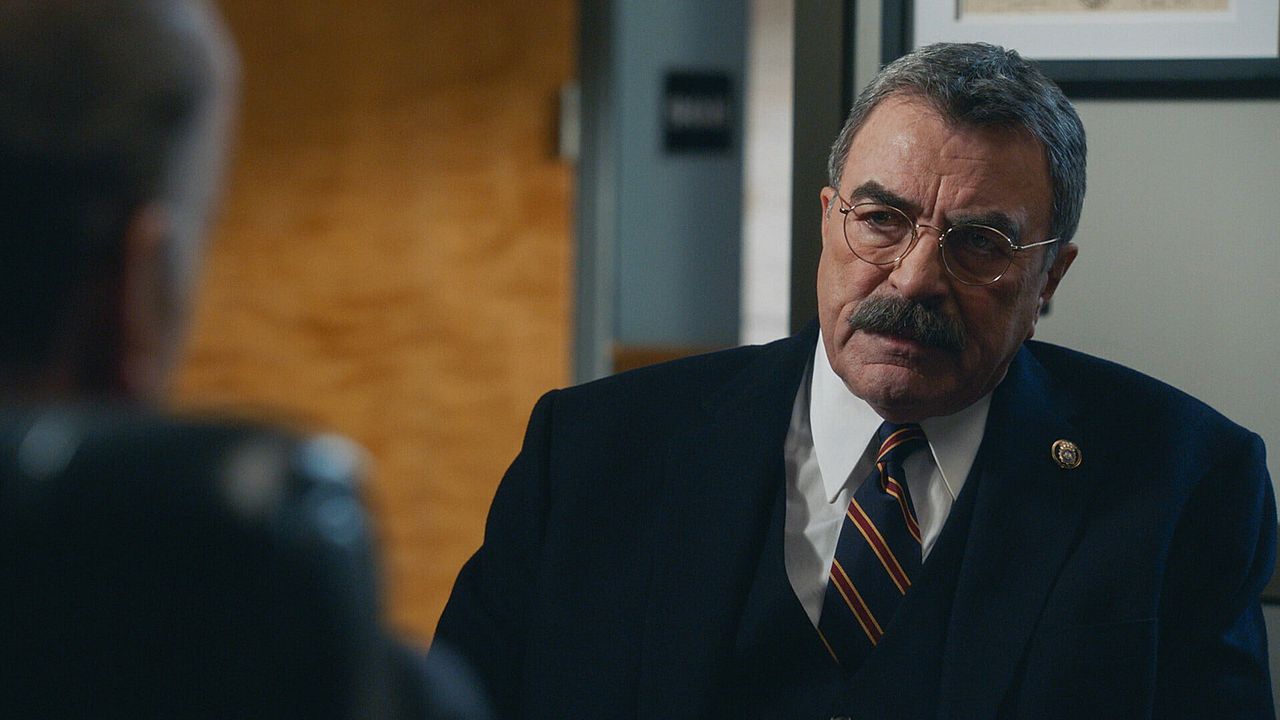 Poster Blue Bloods saison 13 - Affiche 21 sur 954 - AlloCiné