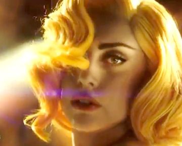 Julien Doré fait du black metal !; Penélope Cruz future James Bond Girl ?; Le chiffre : 16 pour Blanc/Balasko; TV : permis de mater, permis de zapper; Le courrier : "Machete Kills"; En rab' : la BA des "Reines du ring"