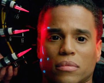 Quelles séries ne reviendront pas la saison prochaine ? Quelles séries ont été miraculeusement repêchées ? Quelles nouveautés les chaînes américaines ont; elles choisi de commander pour la saison prochaine ? On fait le point sur les Upfronts US !