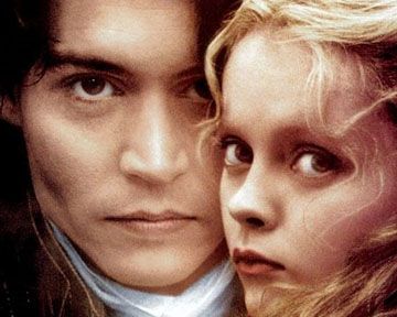 Saviez-vous que le film marque la troisième collaboration de Tim Burton avec Johnny Depp ? Que la ville de Sleepy Hollow a été construite de toutes pièces en trois mois ? Que Francis Ford Coppola officie à la production ? Qu'il y a 18 décapitations dans le film ?...