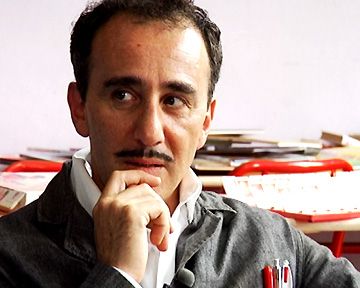 Rencontre avec Elie Semoun, alias l'hystérique Professeur Latouche. 