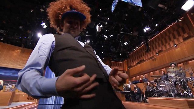 Invité du late show de Jimmy Fallon, Bradley Cooper - en promo pour "American Sniper" -, a démontré son talent en air guitar en se lançant dans un solo de "Down By The River" de Neil Young. Et le résultat est plus que convaincant.