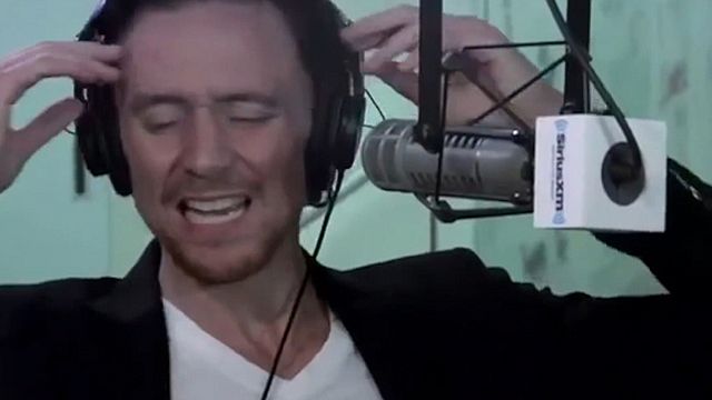 A l'instar d'un Jim Carrey,&nbsp;Tom Hiddleston (le Loki de "Thor") est un roi de l'imitation. Petit aperçu de son talent avec "ses" Chris Evans, Owen Wilson et Maître Yoda. Et encore, il manque ses imitations d'Alan Rickman, Samuel L. Jackson, Orson Welles...