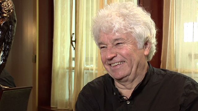 "Ce sont des animaux indressables. C'est le contraire des chiens" Jean-Jacques Annaud se confie sur son tournage avec des loups pour son nouveau long métrage, Le Dernier Loup.