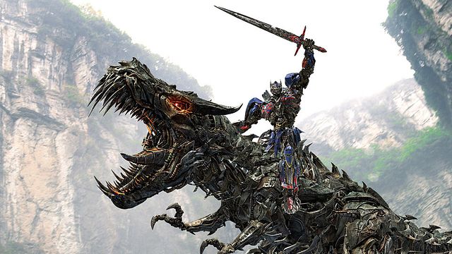 Transformers 5 et un prequel animé confirmés, des news de Warcraft et Tomb Raider, Idris Elba dans le costume de James Bond...