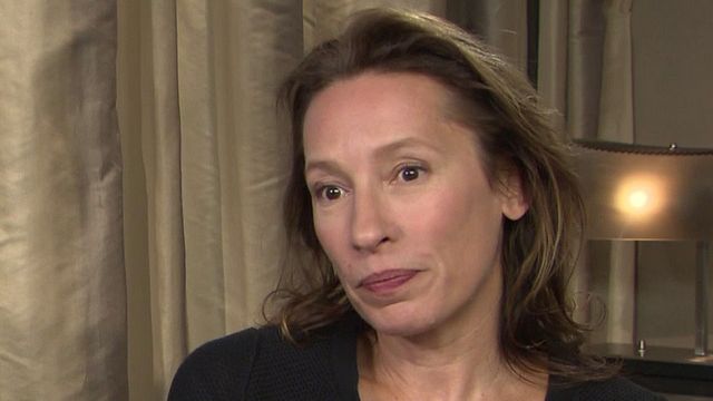 Après La Tête haute, Emmanuelle Bercot s'apprête à réaliser un nouveau long métrage, La Fille de Brest. Adapté de l'affaire du Mediator, la cinéaste envisage ce film avant tout comme "un portrait de femme".