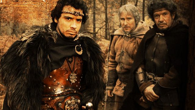 Alexandre Astier parle de la trilogie Kaamelott, Geek MeQuiz va révolutionner nos apéros, Superman se paye Batman, le retour de Zoolander...