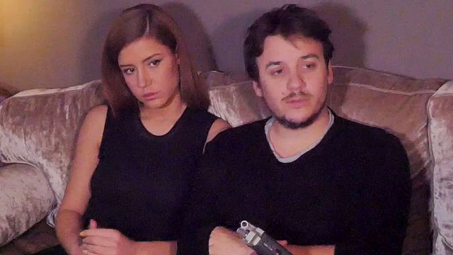 Adèle Exarchopoulos et le réalisateur Pierre Godeau se confient sur la préparation du film Eperdument, pour laquelle ils se sont régulièrement rendus en prison.