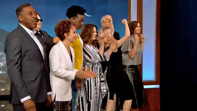 Bill Murray, Dan Aykroyd, Ernie Hudson, Kristen Wiig, Melissa McCarthy,&nbsp;Kate McKinnon et&nbsp;Leslie Jones réunis sur le plateau de&nbsp;Jimmy Kimmel pour un live de&nbsp;Ray Parker Jr. !