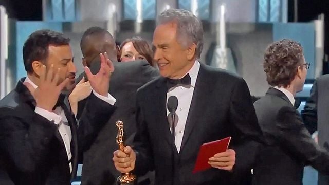 La La Land&nbsp;annoncé meilleur film alors que Moonlight&nbsp;avait gagné... Comment est-ce possible ? Les clarifications du maître de cérémonie.