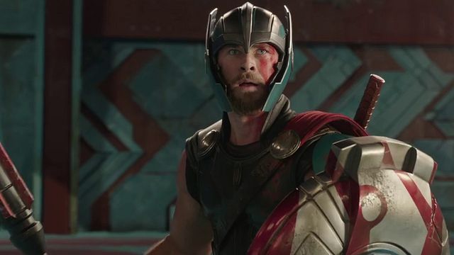 On débriefe la bande-annonce de "Thor : Ragnarok", les Transformers revisitent la légende du Roi Arthur, Dumbledore a trouvé son nouveau visage et Cable son interprète, Schwarzy perd (encore) des projets... Et la bande-annonce de "Star Wars - Les Derniers Jedi" !
