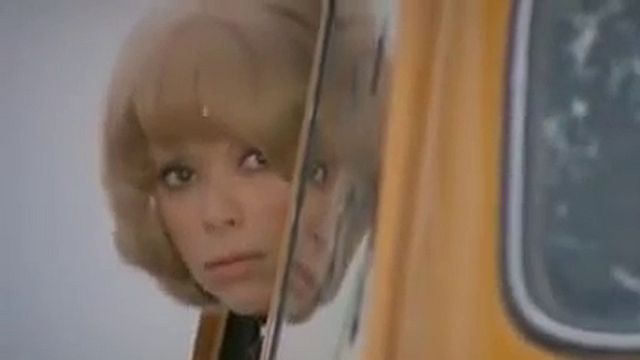 Laisse aller... c'est une valse Bande-annonce