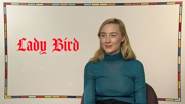 Nommé à cinq reprises aux Oscars 2018, "Lady Bird" débarque sur les écrans français précédé d'une réputation des plus flatteuses. Un succès public et critique, et pas circonscrit aux seuls États-Unis, dont Saoirse Ronan, actrice principale du film réalisé par Greta Gerwig, nous explique les raisons.