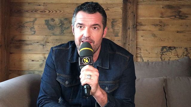 Son passé de chanteur de gospel, son rôle de Chirac, son expérience sur Caméra Café :&nbsp;les Fun Facts d'Arnaud Ducret par&nbsp;Arnaud Ducret.