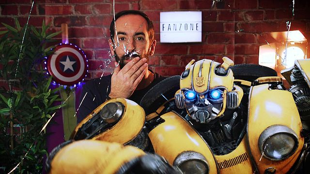 Quand la saga "Transformers" repart (presque) de zéro, ça donne "Bumblebee" : un prequel plus familial, au bon goût d'années 80 et d'esprit Amblin, que l'on vous présente avec son réalisateur, son actrice. Et sa star robotique.