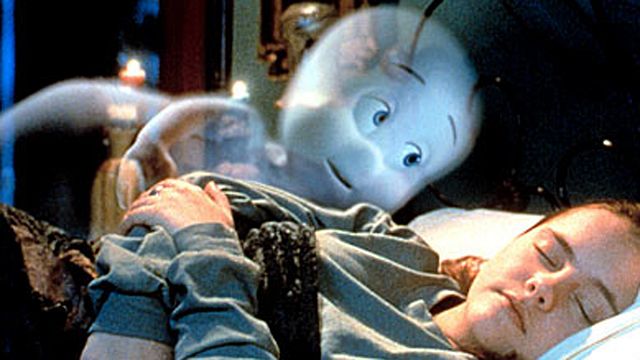 "J'ai oublié mes clés à l'intérieur, tu peux m'aider ? T'inquiète, je passe à travers les murs !"
