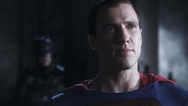 Alors que le tournage de Man Of Steel 2 : Superman Vs Batman a commencé, un comique à imaginé la drôle de rencontre en les deux super-héros... et ca ne se passe pas comme prévu...