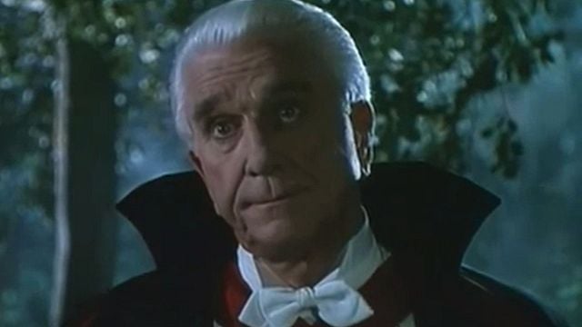 Dracula, mort et heureux de l'être Trailer