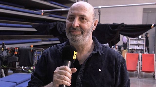 Cédric Klapisch nous a reçus sur le tournage de "En corps", pour évoquer son nouveau film, centré sur le milieu de la danse. Et assister à une scène de battle.