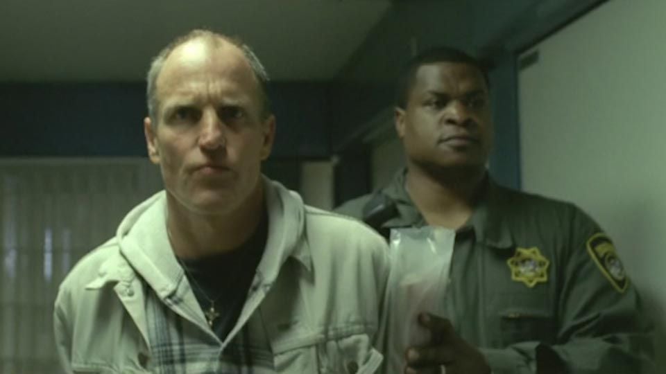 Woody Harrelson sort de prison grâce à U2 AlloCiné
